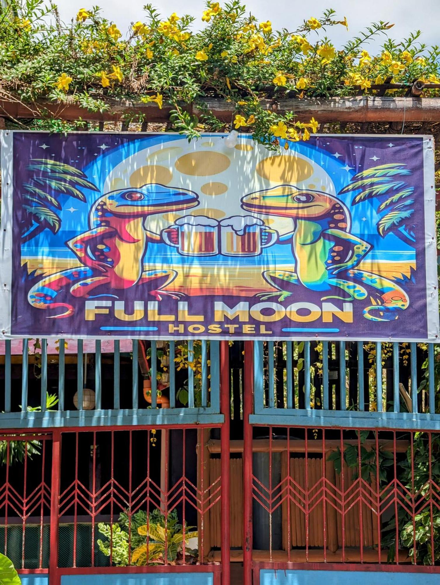 Full Moon Hostel Корон Экстерьер фото